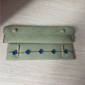 Vintage Alhambra bracelet, 5 motifs, 18K yellow gold, blue agate